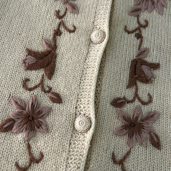 SOLD SOLD 1960s Wool Embroidered Long Cardigan Sweater Granny Boho Cottage SM - Picture 10 of 15